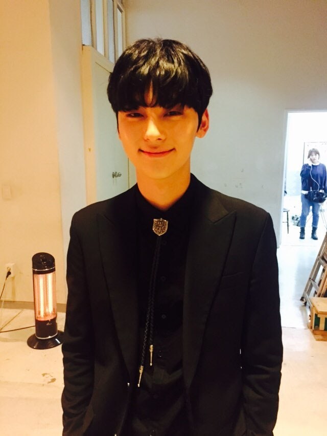 귀지맛 젤리 먹고 팔딱이는 아이돌 | 인스티즈