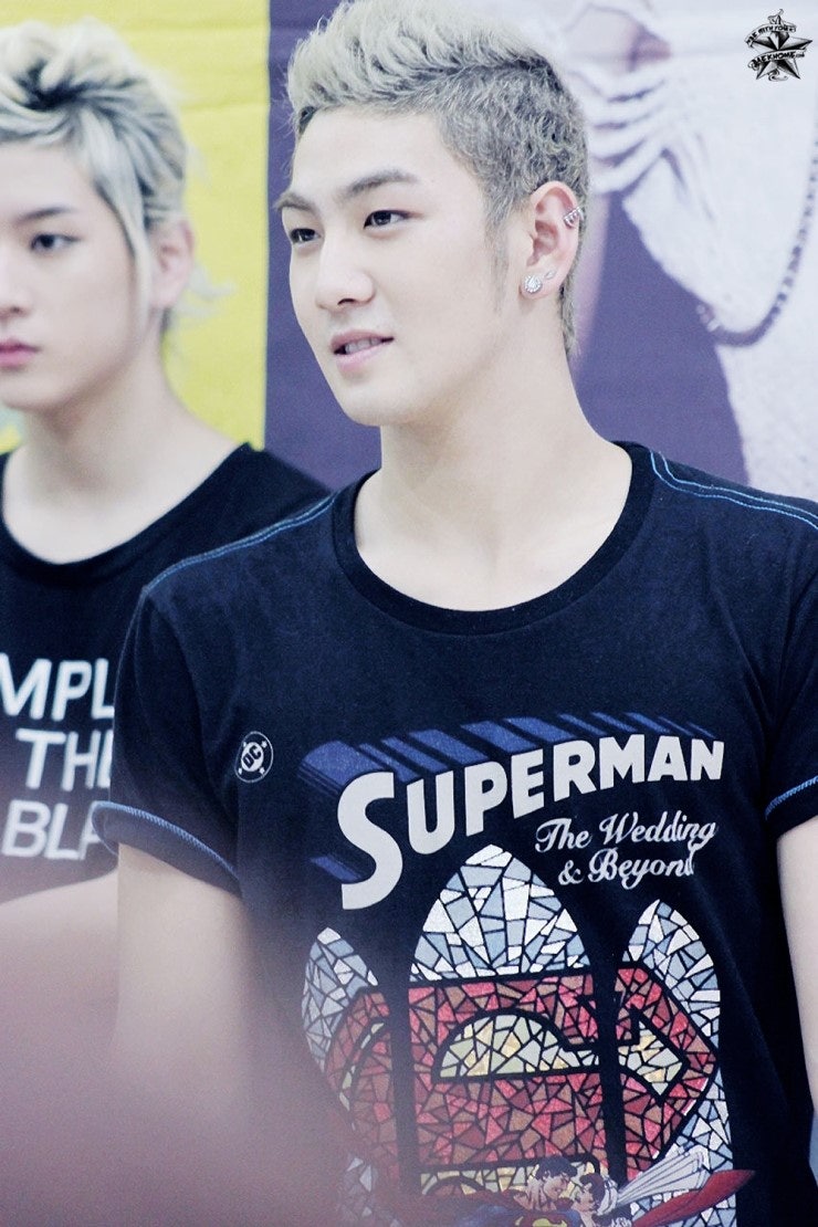 귀지맛 젤리 먹고 팔딱이는 아이돌 | 인스티즈